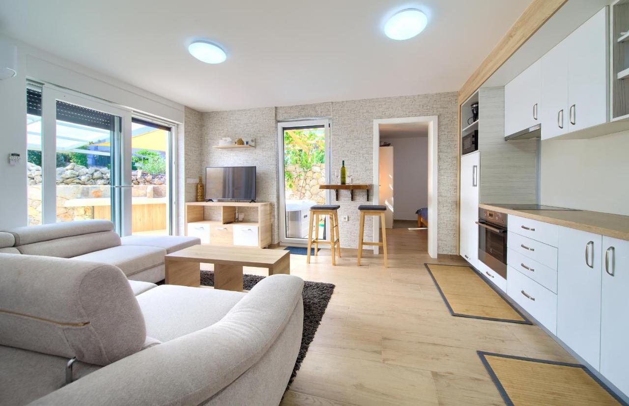 Apartments Nadica Deluxe مالينسكا المظهر الخارجي الصورة