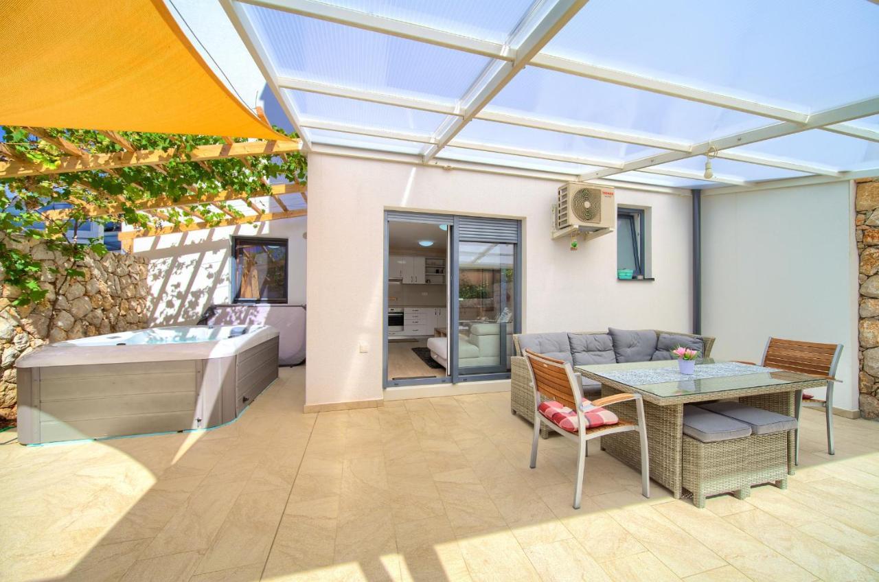 Apartments Nadica Deluxe مالينسكا المظهر الخارجي الصورة